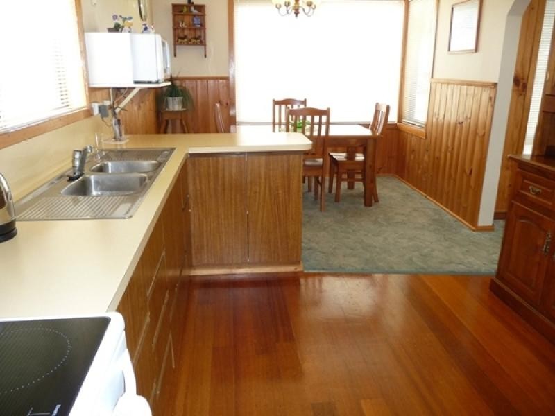 8 Reeve Street, Somerset TAS 7322