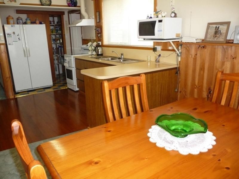 8 Reeve Street, Somerset TAS 7322