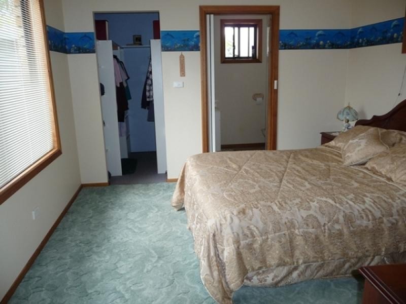 8 Reeve Street, Somerset TAS 7322