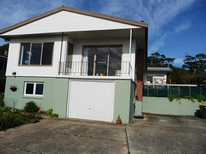 182 Main Road, Penguin TAS 7316