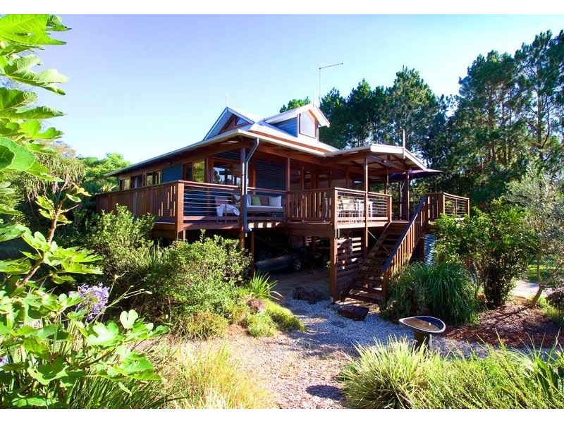 16 Palm-Lily Crescent, Bangalow NSW 2479