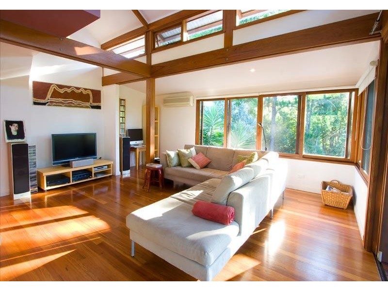 16 Palm-Lily Crescent, Bangalow NSW 2479