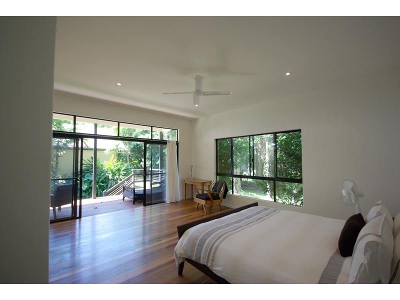 73 Parkway Drive, Ewingsdale NSW 2481