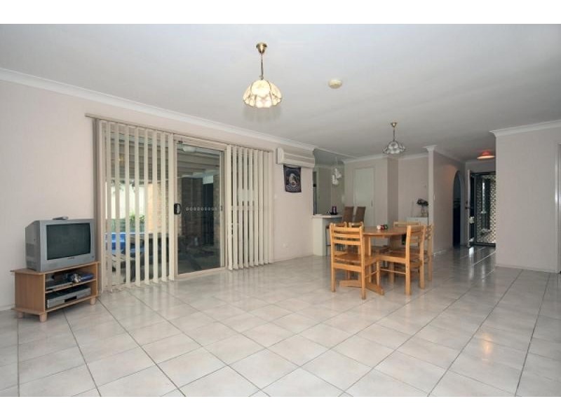 85 MERRIDOWN DRIVE, Merrimac QLD 4226