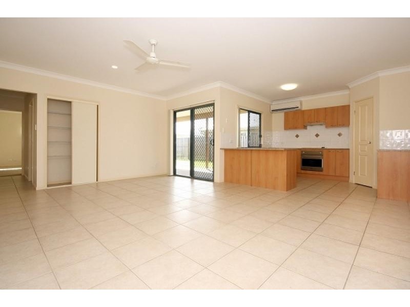 6 MCINTYRE COURT, Mudgeeraba QLD 4213