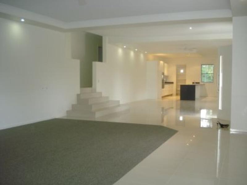 9 Mewsdale Row, Tallai QLD 4213