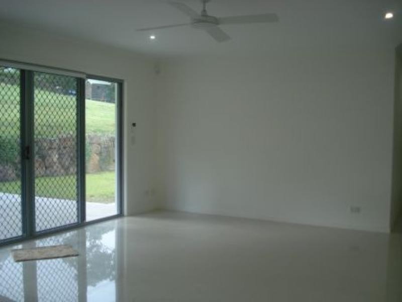 9 Mewsdale Row, Tallai QLD 4213