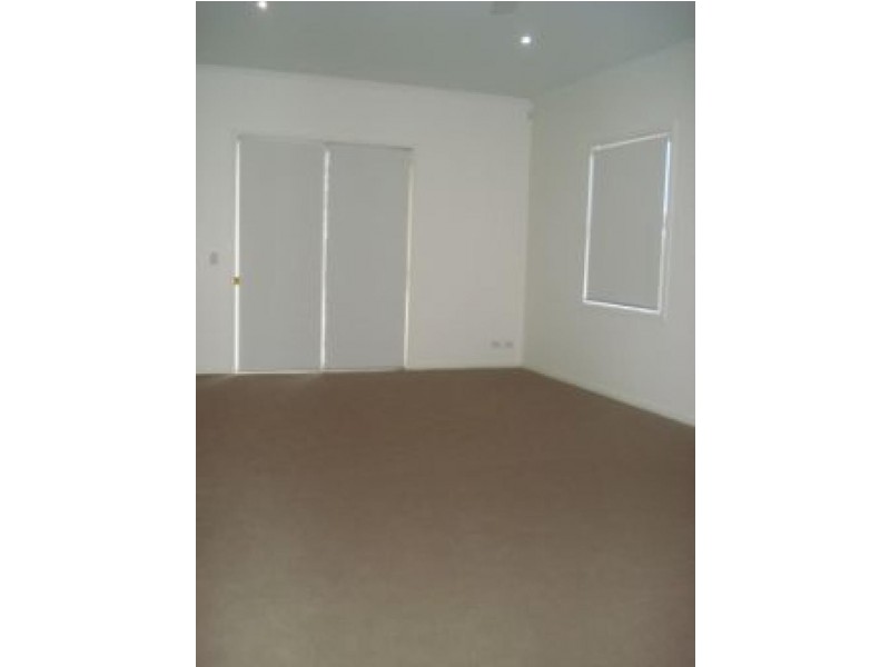 9 Mewsdale Row, Tallai QLD 4213