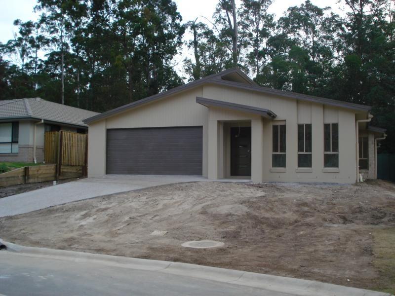 1 McGuire Court, Maudsland QLD 4210