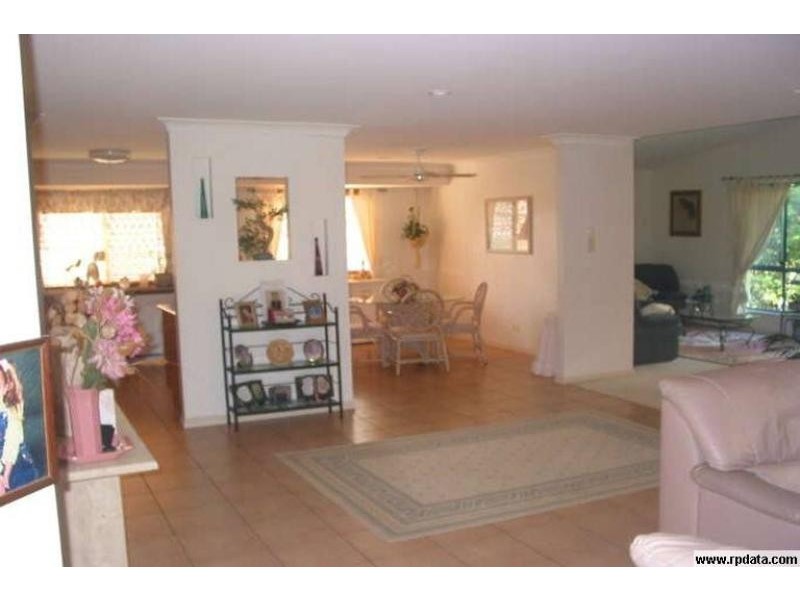 10 Wiltshire Drive, Mudgeeraba QLD 4213