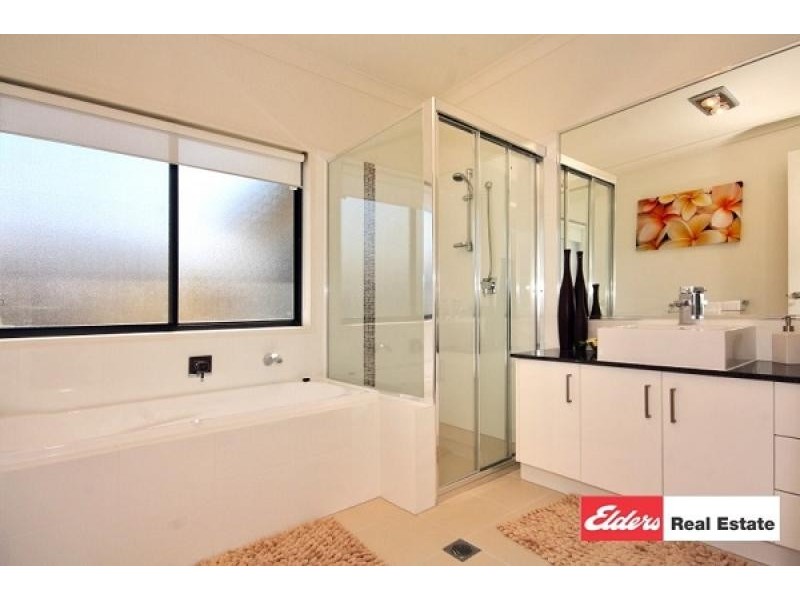 17 Peregrine Street, Reedy Creek QLD 4227