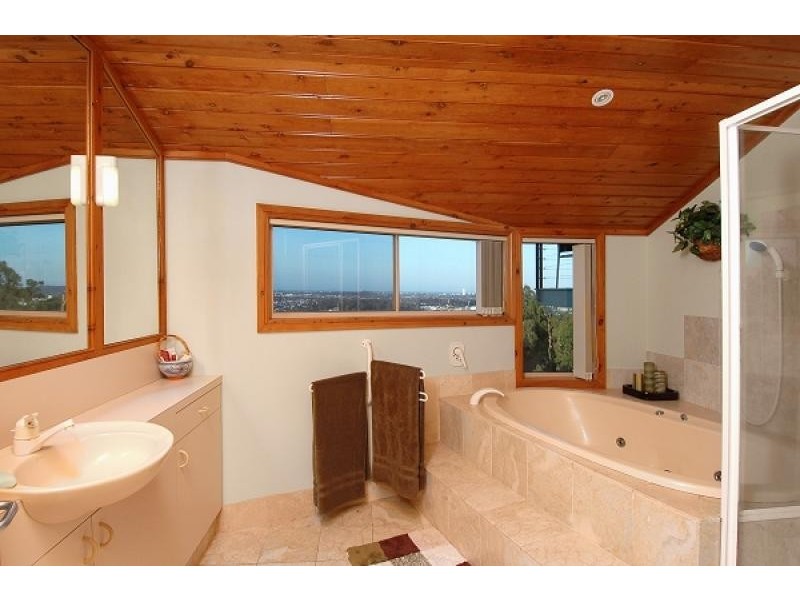 73 Bridgman Drive, Reedy Creek QLD 4227