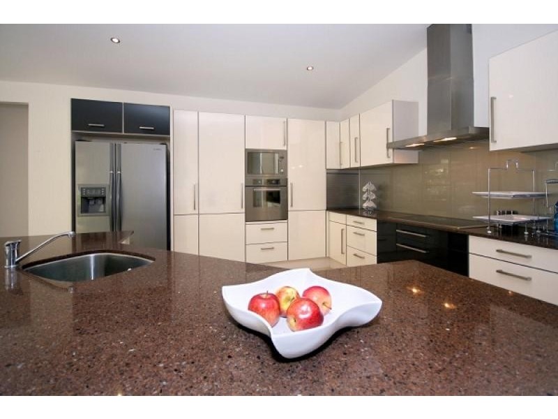 17 Caprice Street, Bonogin QLD 4213