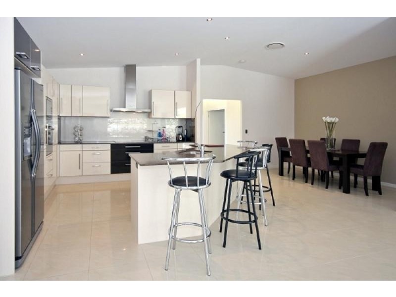 17 Caprice Street, Bonogin QLD 4213