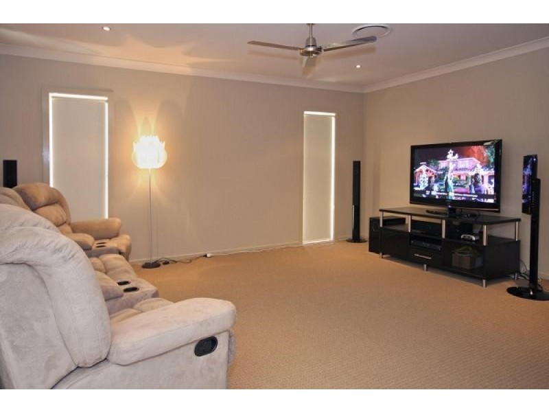 17 Caprice Street, Bonogin QLD 4213