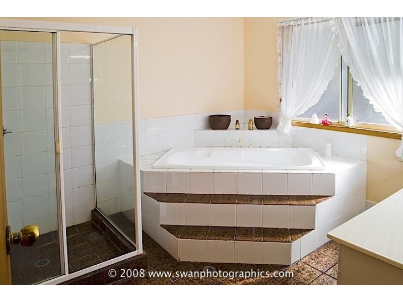 196 Tarata Rd, Guanaba QLD 4210