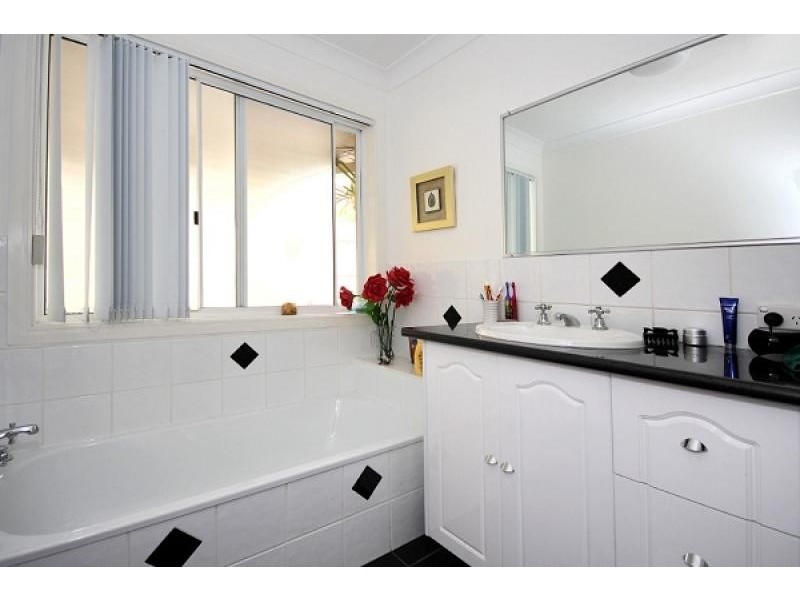 2 Mission Drive, Mudgeeraba QLD 4213