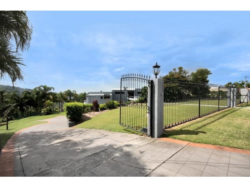 17 Grandview Tce, Tallai QLD 4213