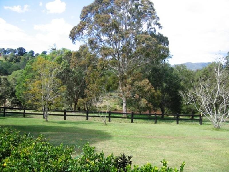 136 Tarata Road, Guanaba QLD 4210