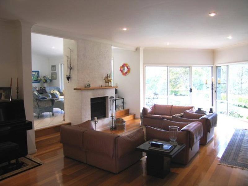 136 Tarata Road, Guanaba QLD 4210