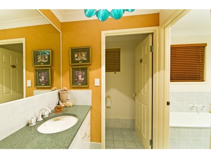 54 Gardenia Drive, Bonogin QLD 4213