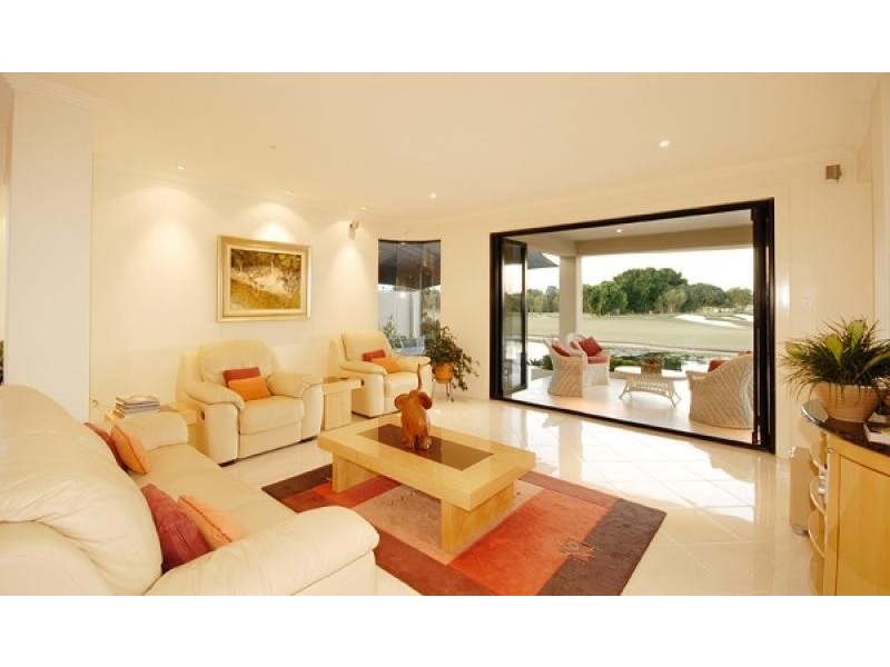 817 Legend Trail, THE GLADES, Robina QLD 4226