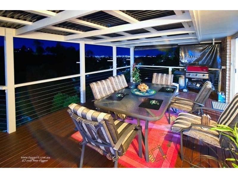 16 Lochinvar Court, Highland Park QLD 4211