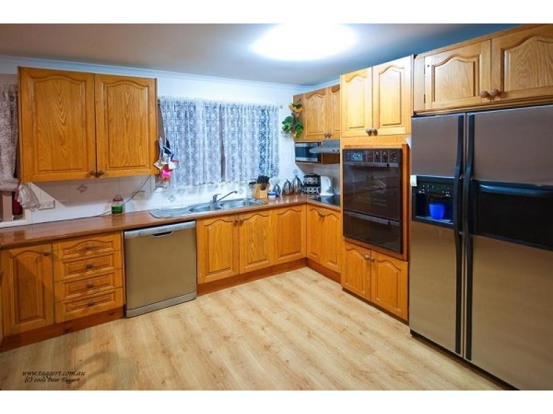 16 Lochinvar Court, Highland Park QLD 4211