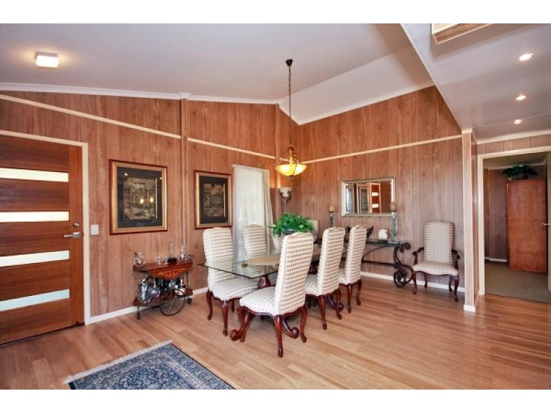 13 Earle Court, Tallai QLD 4213