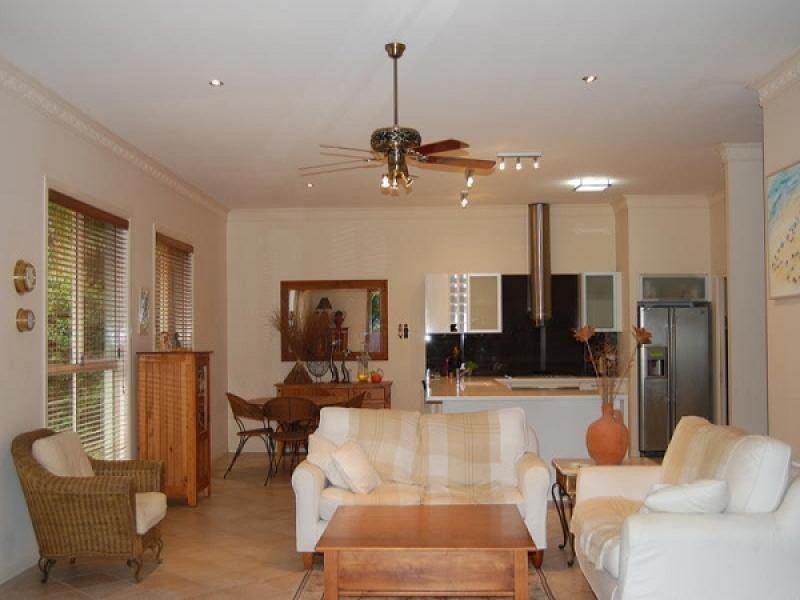 72 Lydford Close, Bonogin QLD 4213