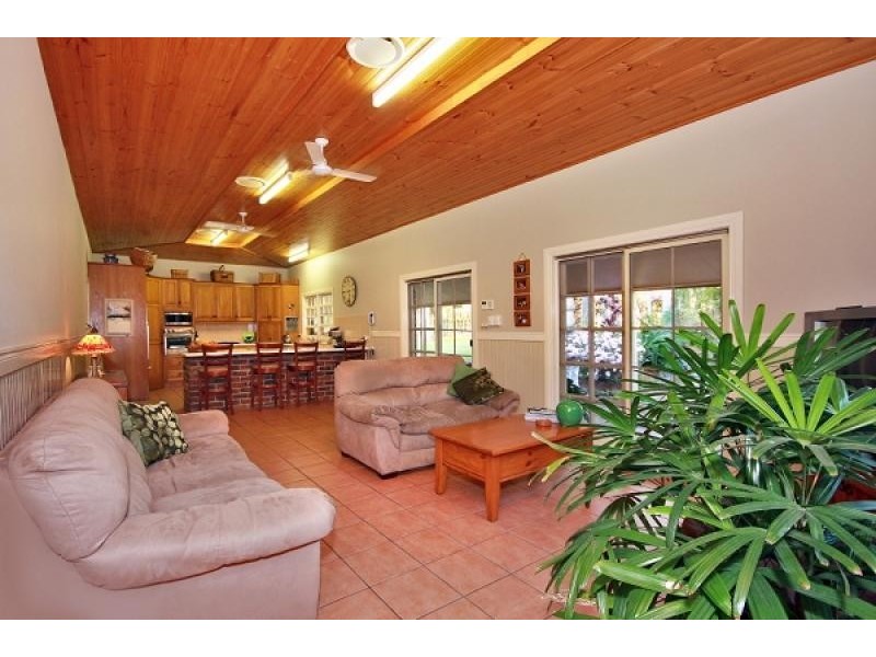 8 Narrabundah Street, Mudgeeraba QLD 4213