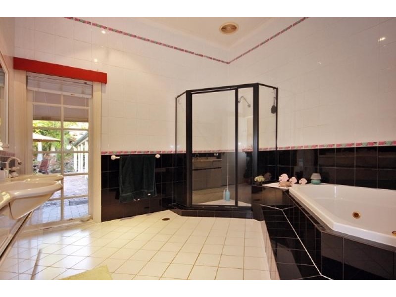 8 Narrabundah Street, Mudgeeraba QLD 4213