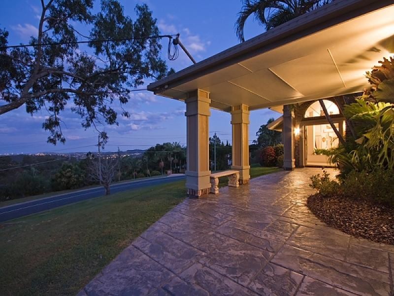 2 Duke Court, Tallai QLD 4213