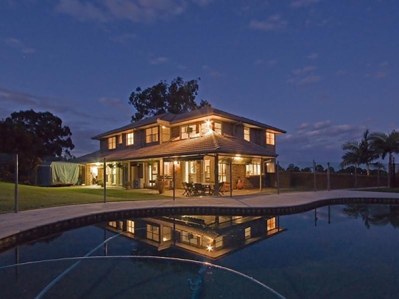 2 Duke Court, Tallai QLD 4213