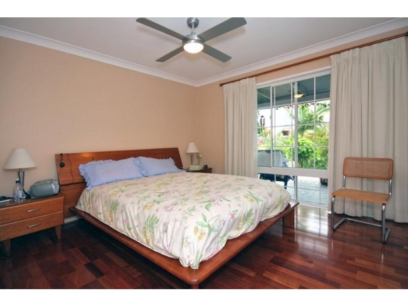 11 Tulipwood Dr, Bonogin QLD 4213