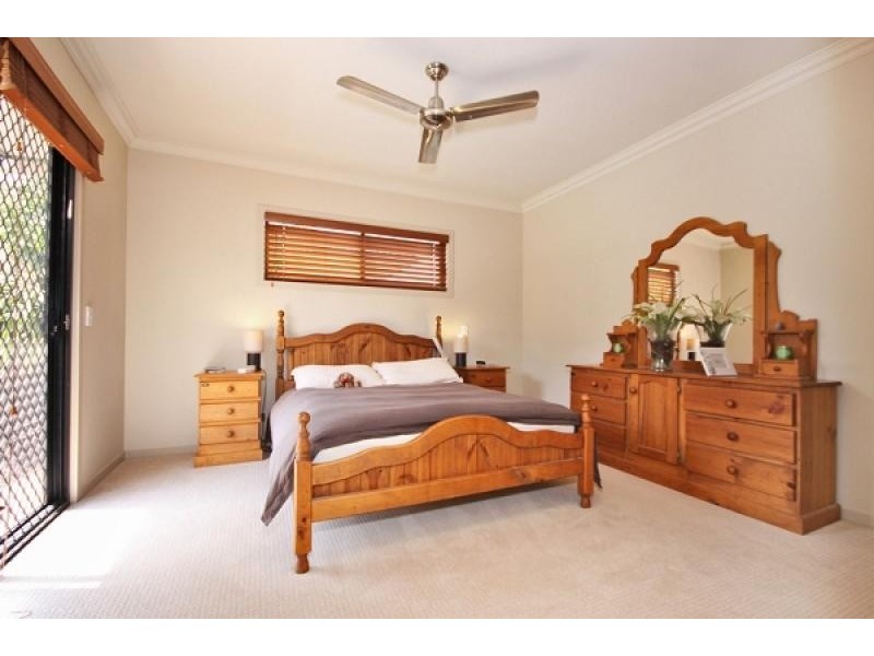 24 Boogaerdt Rise, Bonogin QLD 4213