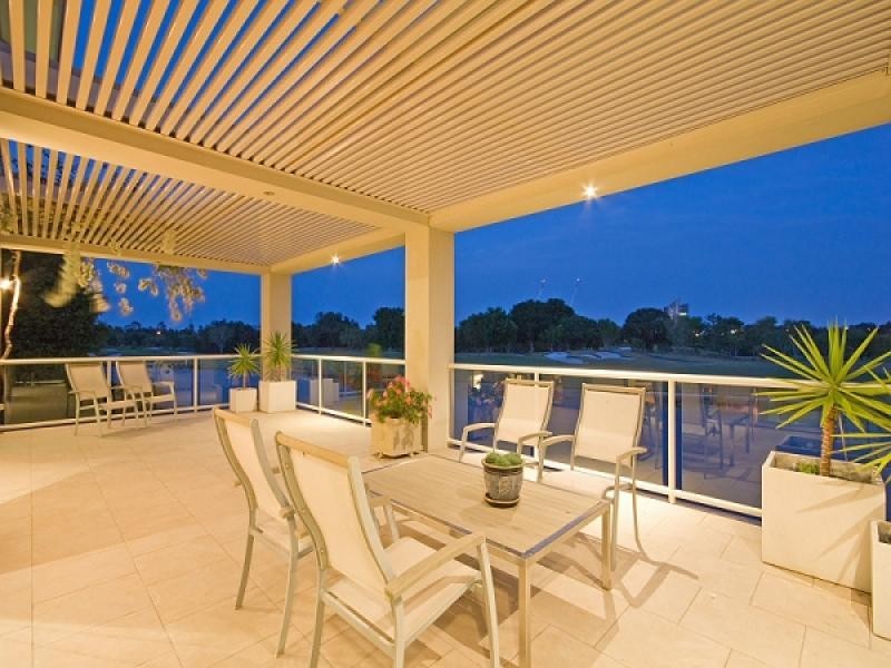 816 Legend Trail, Robina QLD 4226