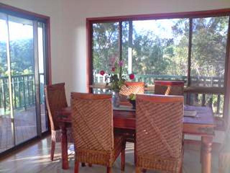 9 Windemere Dr, Bonogin QLD 4213