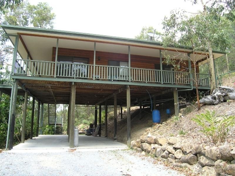 9 Windemere Dr, Bonogin QLD 4213