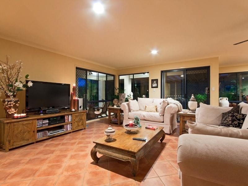 69 Valleyview Court, Bonogin QLD 4213