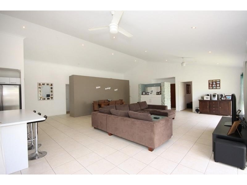 9 Asperia Street, Reedy Creek QLD 4227