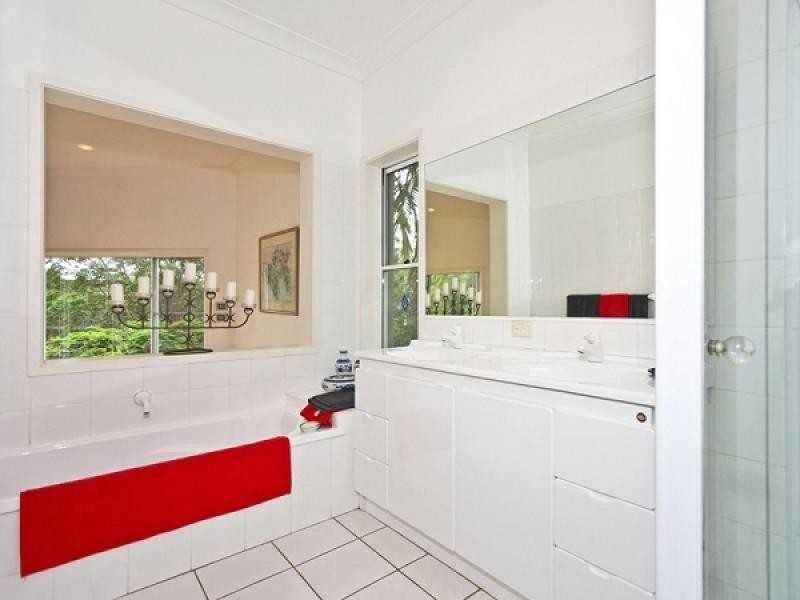 136 Tarata Road, Guanaba QLD 4210