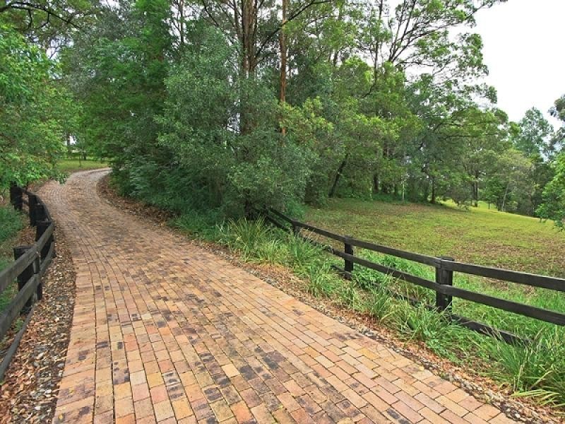 136 Tarata Road, Guanaba QLD 4210