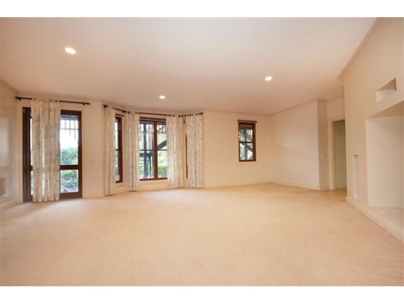 4 Alkira Way, Worongary QLD 4213