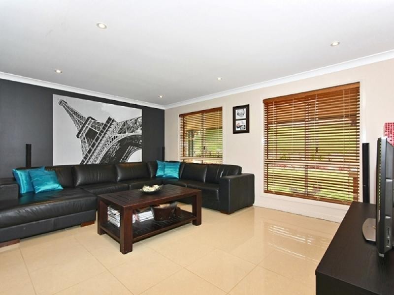 18 Canopy Drive, Bonogin QLD 4213