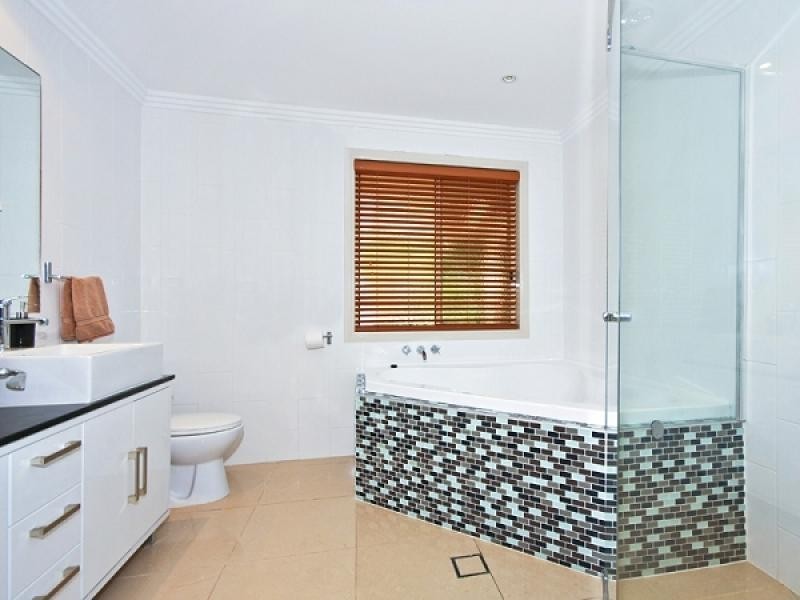 18 Canopy Drive, Bonogin QLD 4213