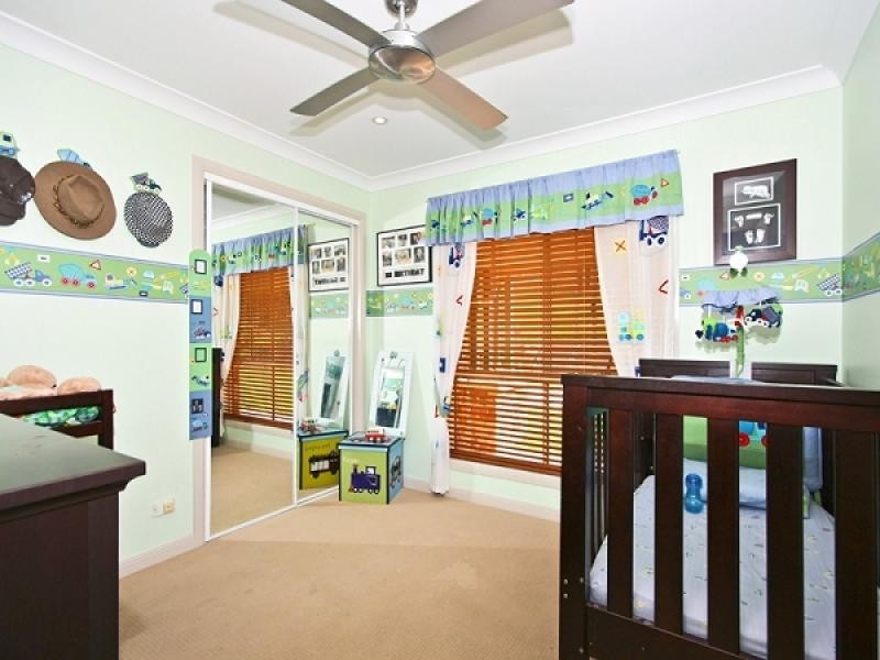 18 Canopy Drive, Bonogin QLD 4213