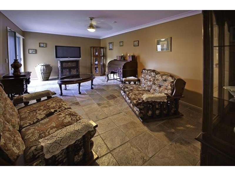 23 Wiltshire Drive, Mudgeeraba QLD 4213