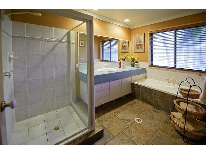 23 Wiltshire Drive, Mudgeeraba QLD 4213