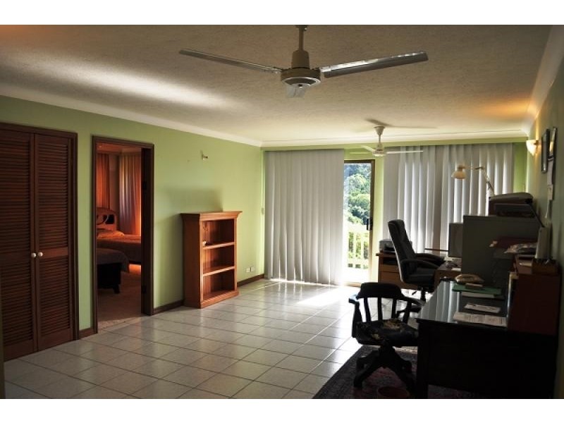 9 Veronica Drive, Tallai QLD 4213